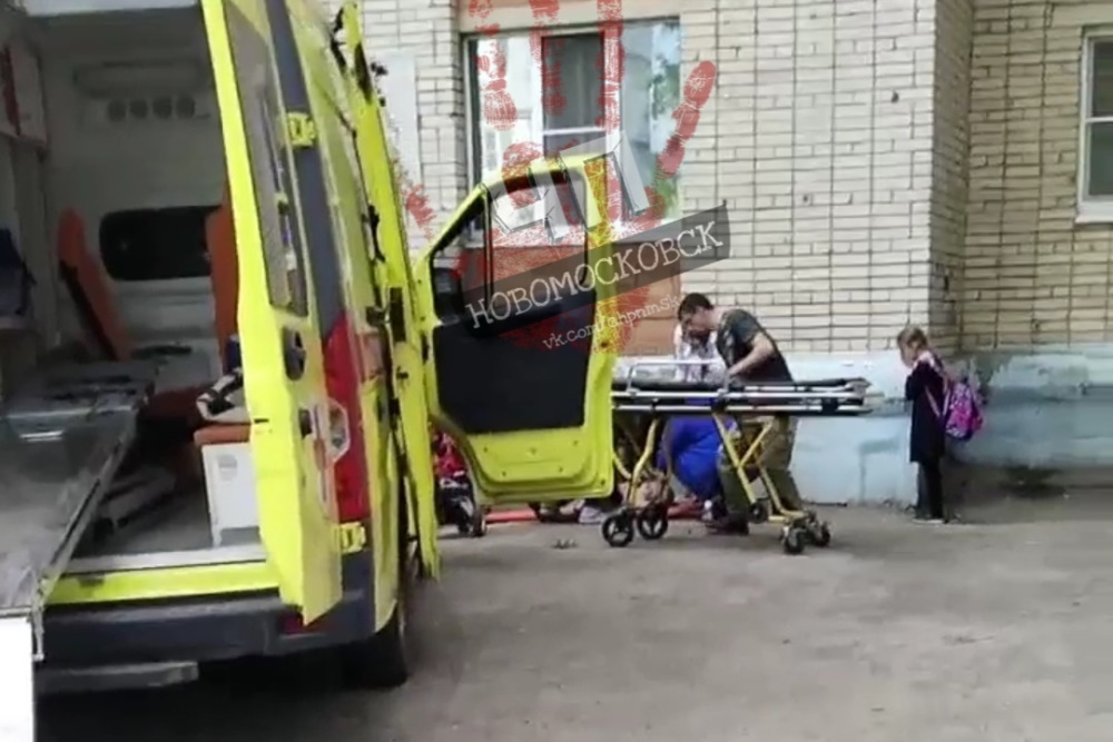 ﻿Ребенок выпал из окна четвертого этажа на Залесном в Новомосковске