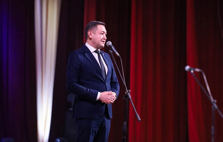 Депутаты Новомосковска досрочно прекратили полномочия Руслана Бутова