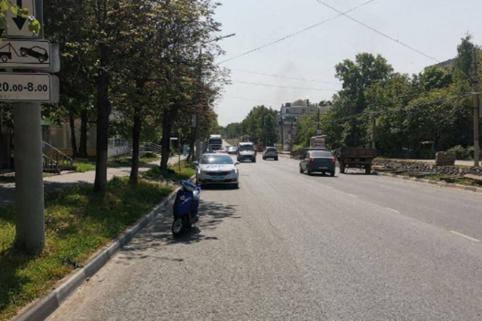 ﻿Водитель мопеда сбил пенсионерку на улице Металлургов в Туле