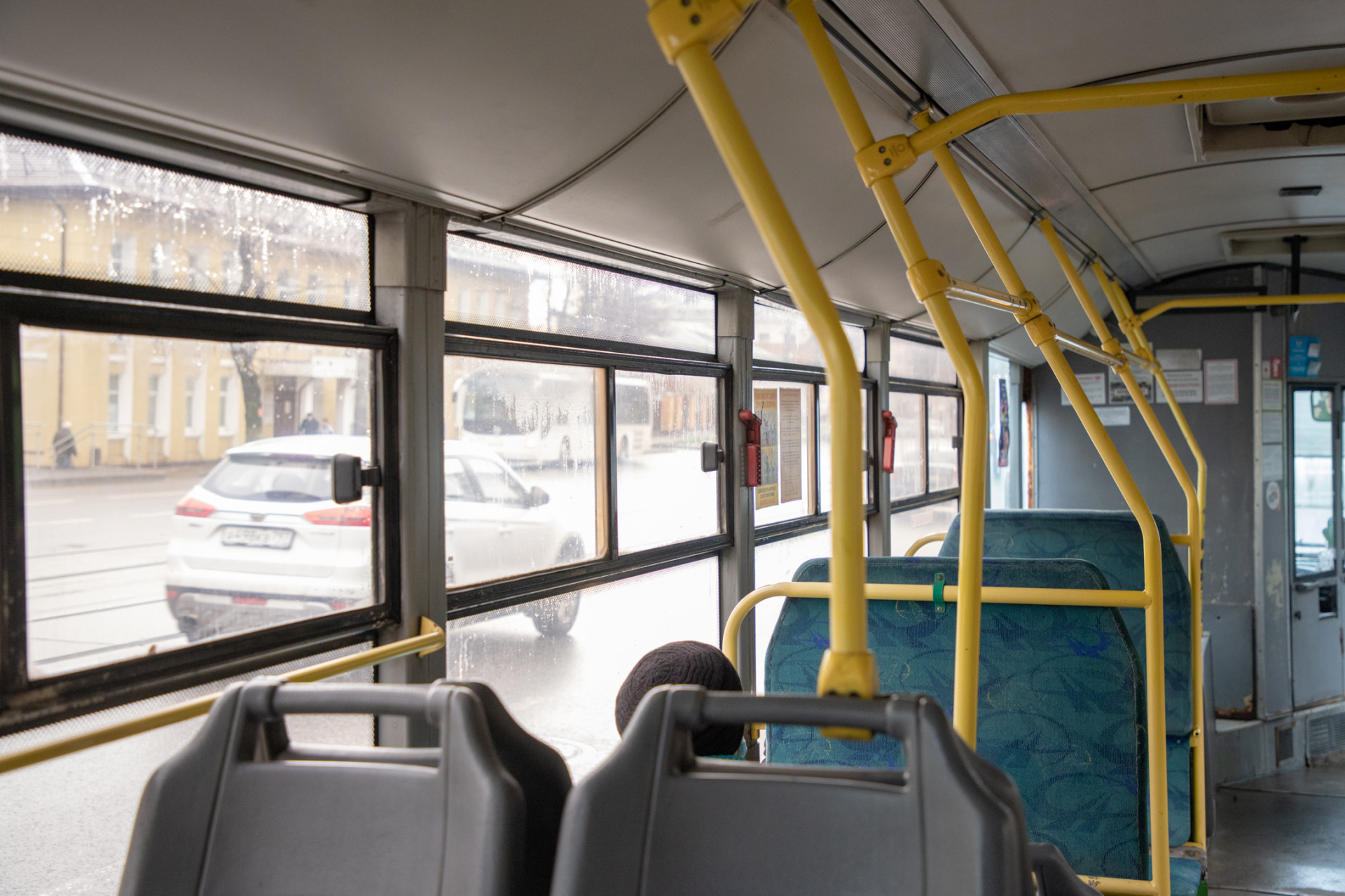Водитель автобуса в Туле угрожал высадить школьницу из-за проблем с проездным