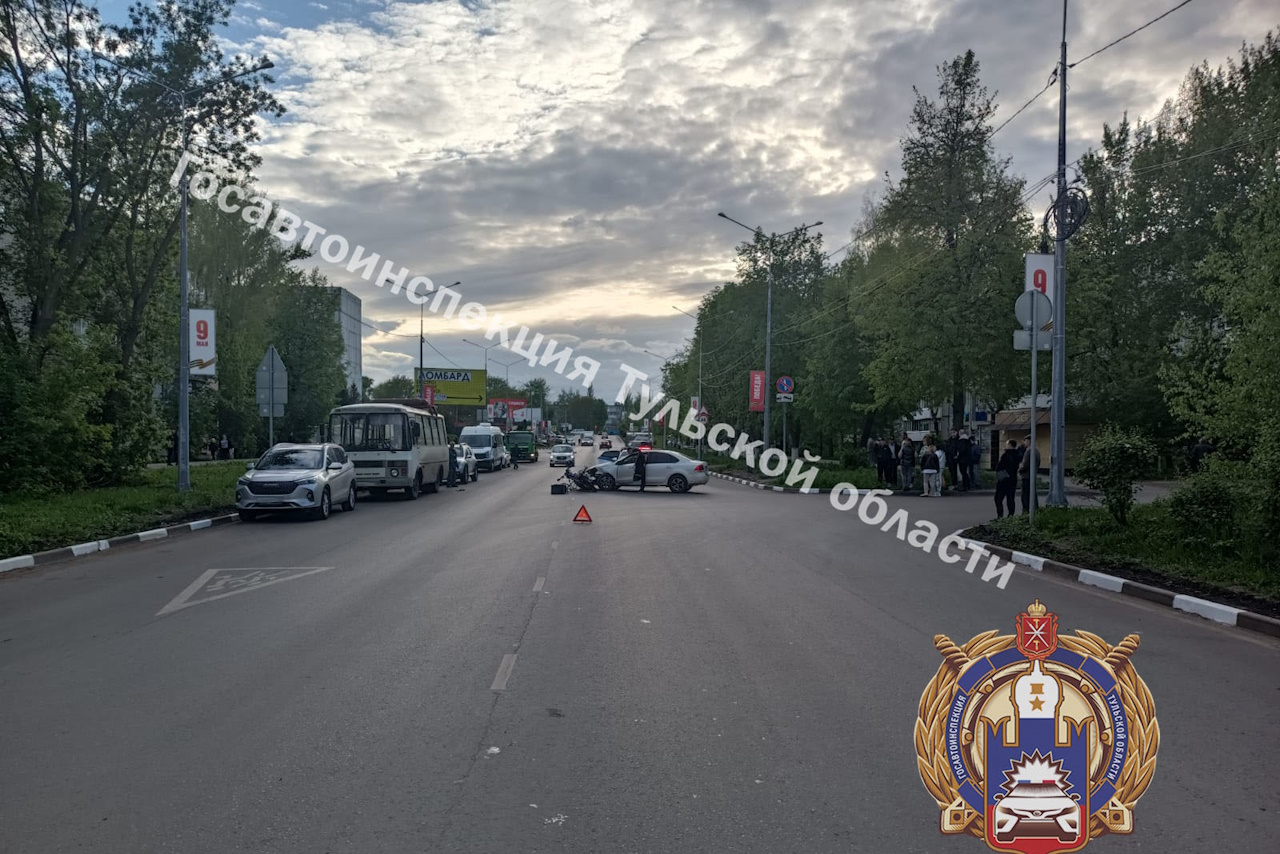 Иномарка сбила мужчину на мопеде в Новомосковске