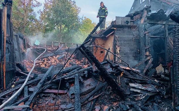 В поселке Скуратово ночью сгорел частный дом