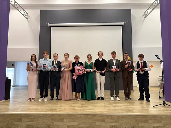 Каждый четвертый тульский выпускник закончил школу с медалью в 2025 году