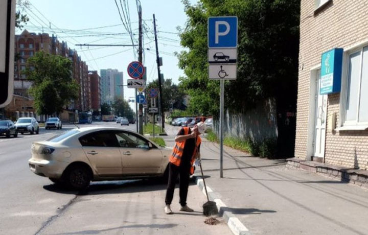 С улиц Тулы вывезли за сутки 16 кубометров смета