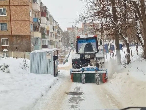 В Туле продолжают проверять качество уборки дворов и кровель домов от снега и наледи