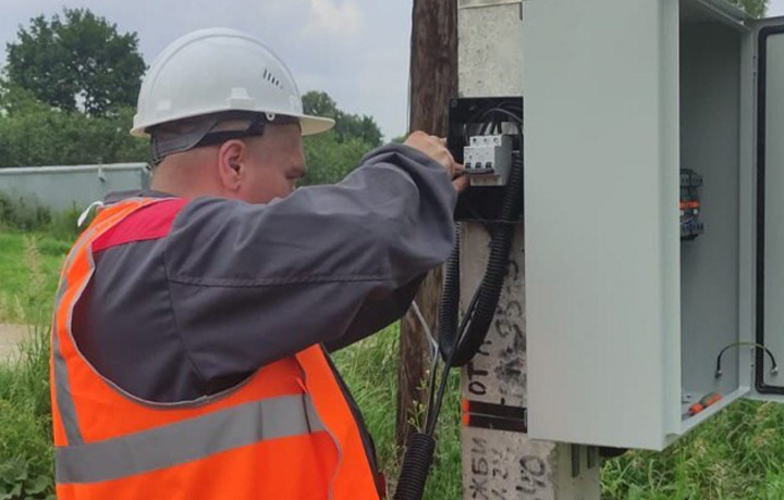 В тульской деревне Некрасово смонтировали уличное освещение