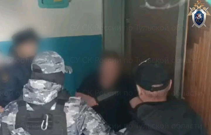Жительницу Тулы, которая с ножом напала на судебного пристава, оставили в СИЗО: ей пришли отключать газ за долг