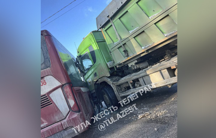 Пожилая пассажирка автобуса пострадала в ДТП в Туле