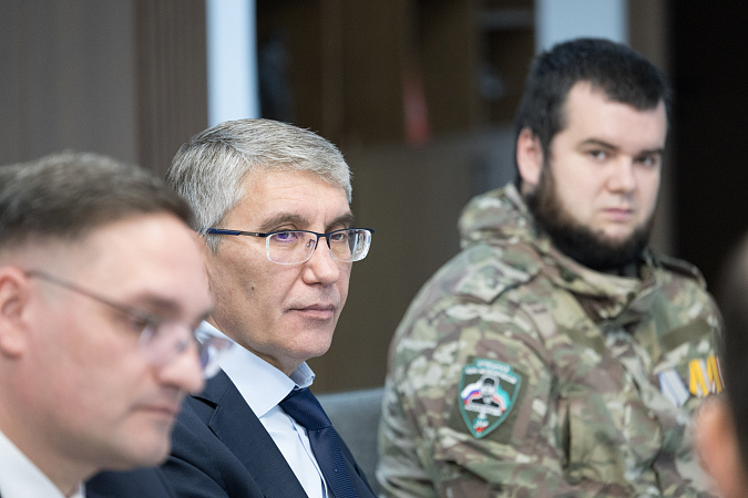 Губернатор Миляев встретился с победителями тульского проекта «СВОи в деле»