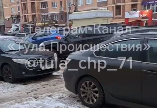 В Туле на улице Михеева встали трамваи из-за аварии