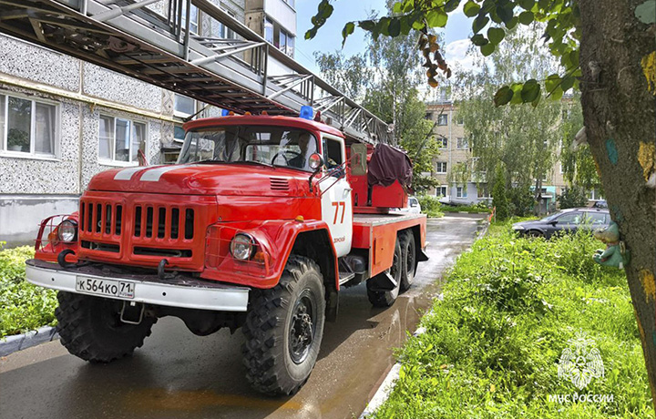 В Донском из-за пожара в многоэтажке эвакуировали 18 человек