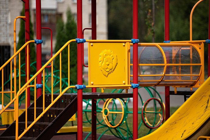 Более 300 тысяч рублей потратят на благоустройство детских площадок в тульском Заречье