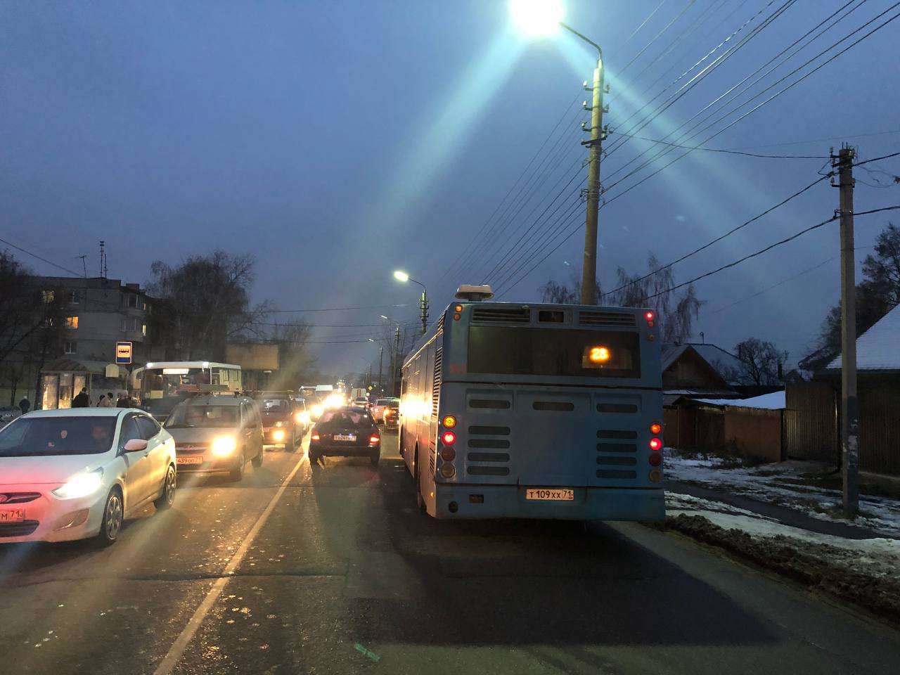 ﻿На улице Кутузова в Туле произошло ДТП с участием автобуса и легковушки