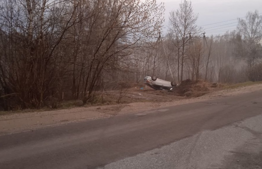 ﻿Иномарка слетела в кювет и опрокинулась на трассе М-2 в Заокском районе