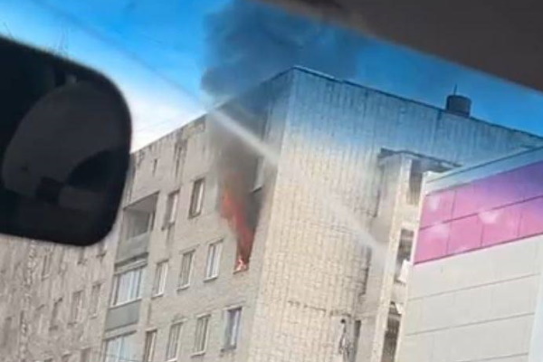 В Суворове при пожаре в здании бывщего общежития пострадал человек