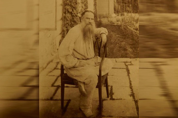 Исполнилось 195 лет со дня рождения русского писателя Льва Толстого
