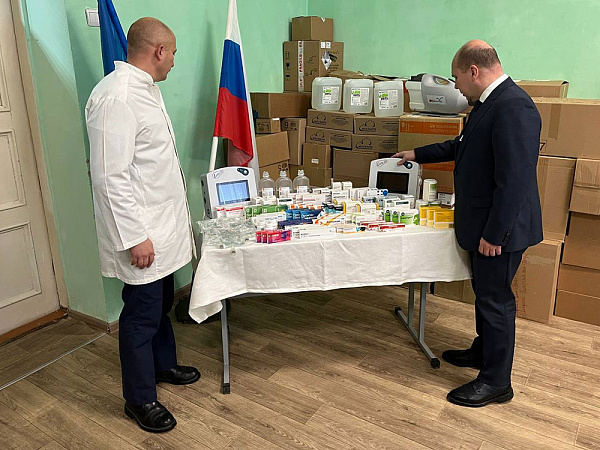 По поручению Алексея Дюмина в зону СВО передали необходимые лекарства и медоборудование