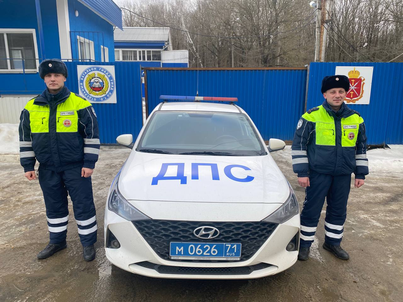 В Туле инспекторы ДПС помогли отставшему от автобуса мужчине добраться в Орловскую область