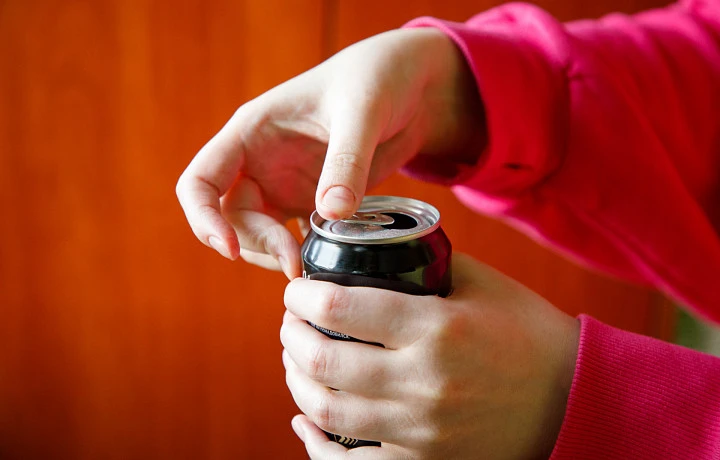 Хирург Дергаль заявил, что энергетики могут вызвать заболевание со смертностью в 80-90%