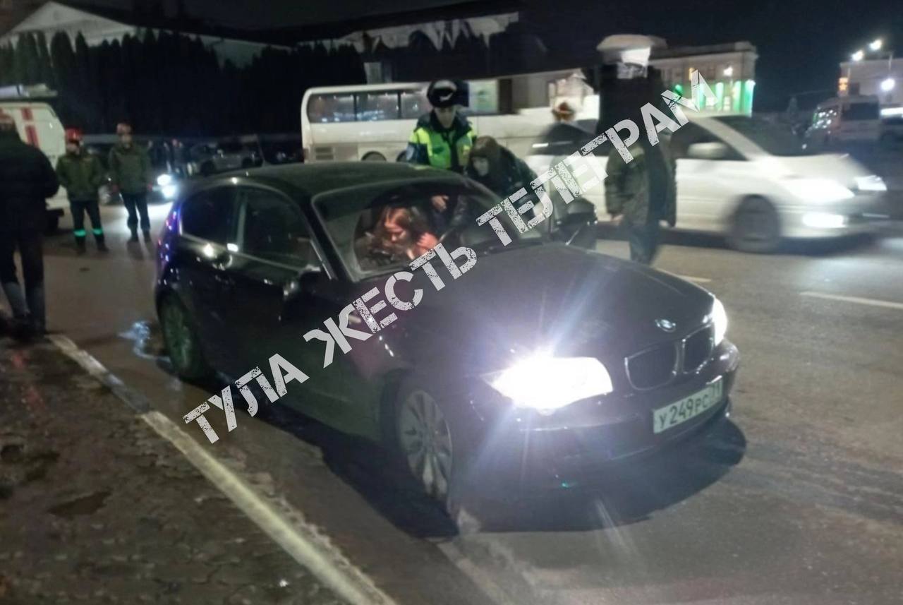 Пьяная женщина на BMW сбила пешеходов на улице Путейской в Туле