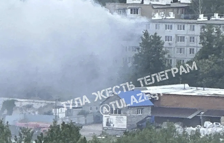 В Туле горят две квартиры в Гарнизонном проезде