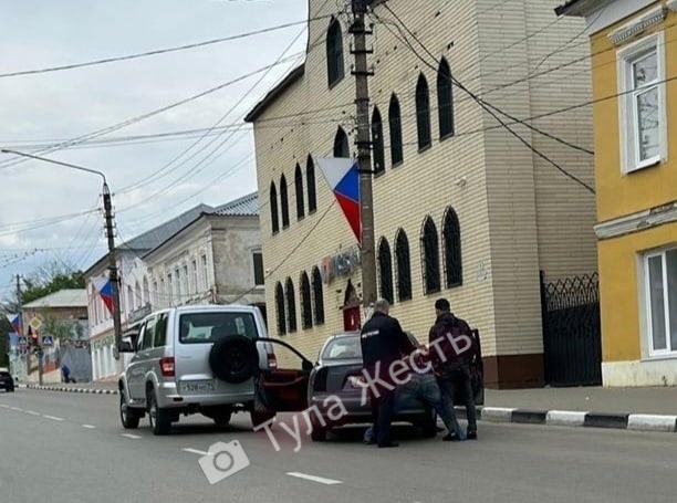 В Ефремове задержали курьера телефонных мошенников