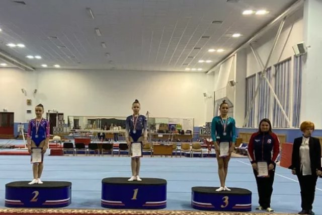 Тульская гимнастка Алена Глотова завоевала серебро первенства ЦФО в Обнинске