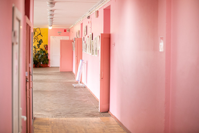 В Госдуме начали подготовку законопроекта о запрете фото- и видеосъемки на уроках