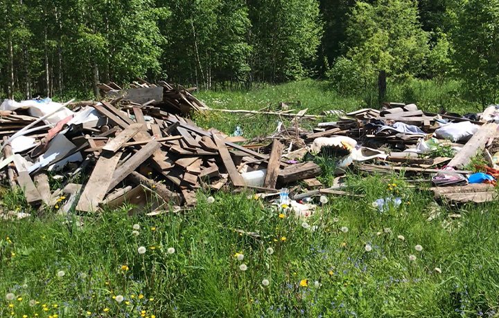 Собственников земель обязали убрать свалку строительных отходов в Веневском районе