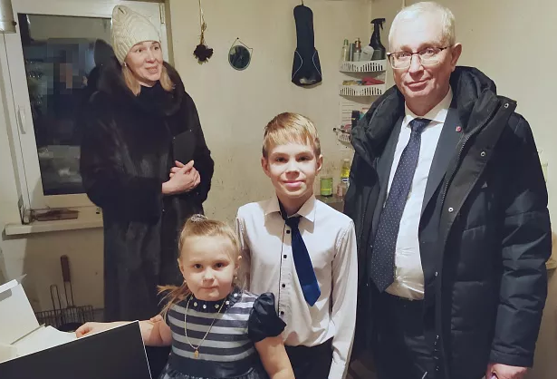 Михаил Малишевский поздравил детей из Донского с наступающим Новым годом