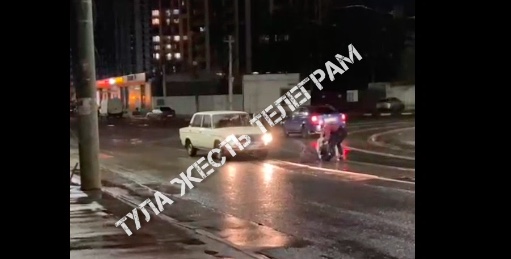 На Оборонной улице в Туле 20-летний водитель сбил двух несовершеннолетних пешеходов
