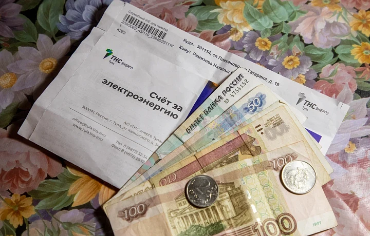 Долги за ЖКУ в России предложили передавать коллекторам