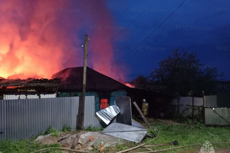 При пожаре в частном доме в тульском поселке Дубна погибла пенсионерка