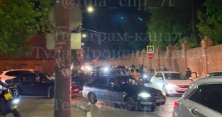 На улице Льва Толстого в Туле 9 мая столкнулись две иномарки