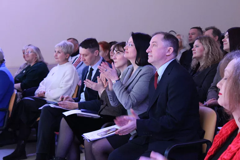 Центр образования 9 тула. 11 школа тула на менделеевской. Путейская 9 дом детского творчества тула фото. Тульский дополнительный центр образования. Оружейная 46 школа тула.