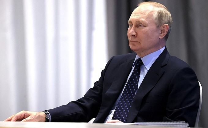 Владимир Путин подписал указ о службе в ВС России лиц с иностранным гражданством