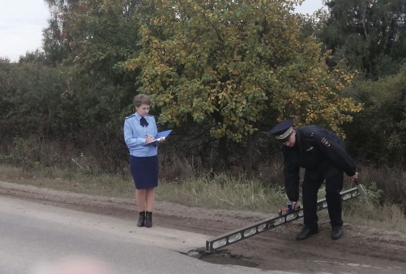 В Заокском районе прокуратура нашла нарушения в состоянии местных дорог