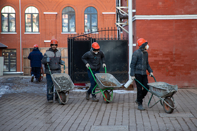 Больше всего мигрантов приехали в Тульскую область из Таджикистана