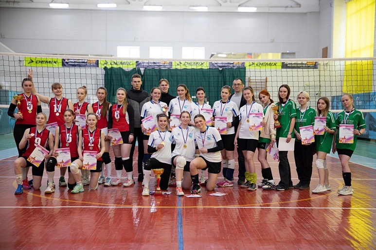 В Туле назвали лучшие студенческие команды спартакиады по волейболу