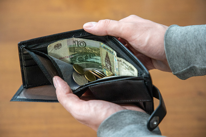 Туляк не смог вылететь из России из-за долгов