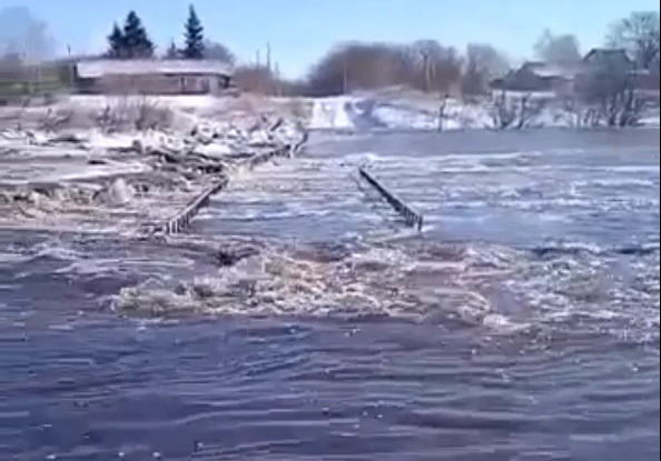 В Куркино Тульской области из-за паводка разрушены два моста