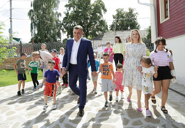 Алексей Дюмин поблагодарил тульские семьи, принявшие детей из ДНР