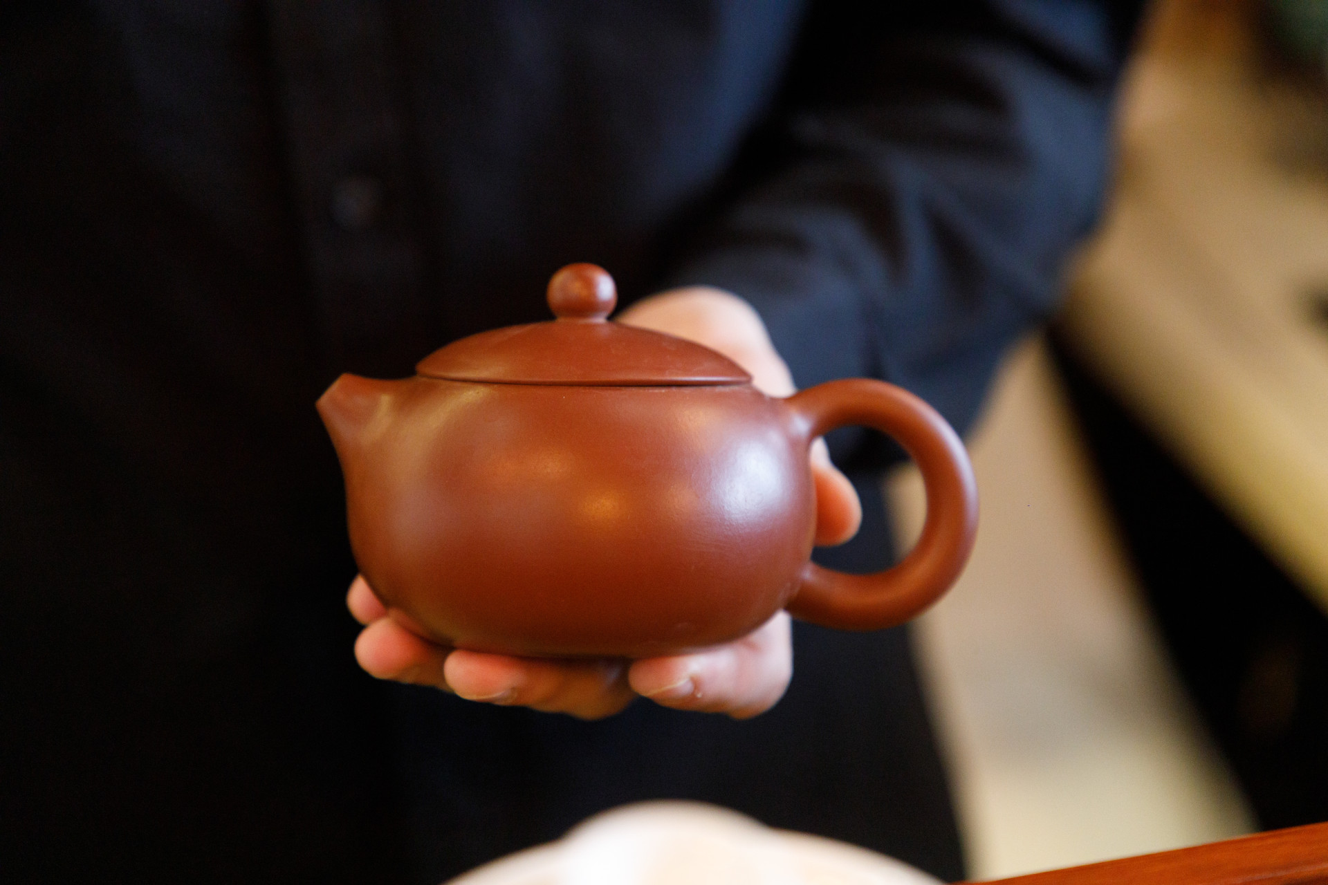 Диетолог рассказал, почему стоит пить каркаде в жару