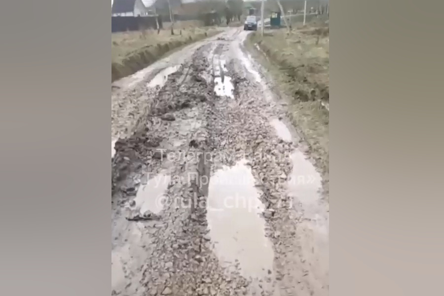 Жители тульской деревни Скрипово лишились единственной дороги из-за подтопления