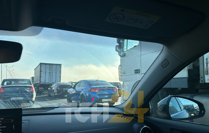 Авария парализовала три полосы трассы М-2 «Крым» по пути из Тулы в Москву