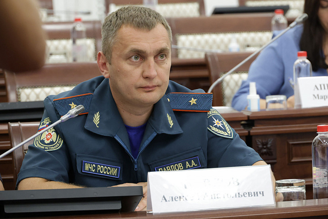 В тульском МЧС объяснили, в чем была сложность тушения огня на складе в Узловой