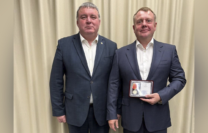 Игоря Гусева наградили медалью «За вклад в развитие местного самоуправления»