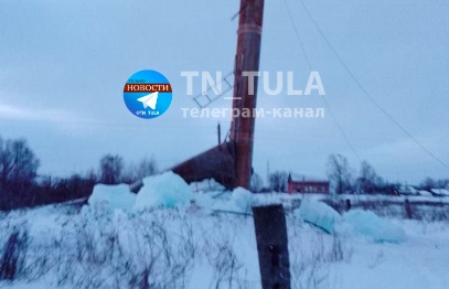 В селе Смородино Узловского района Тульской области рухнула водонапорная башня