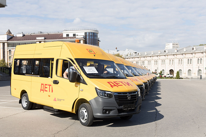 Тульская область получила 12 новых школьных автобусов