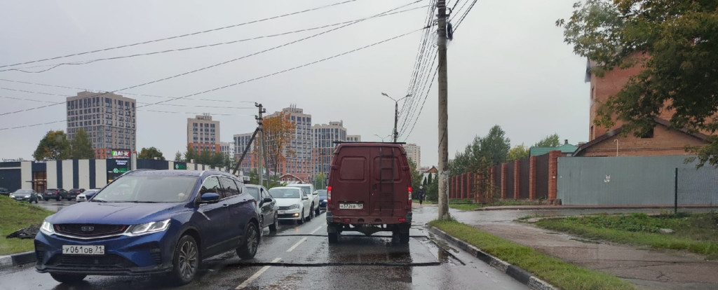 Туляки пожаловались на глубокие борозды в асфальте на улице Генерала Маргелова